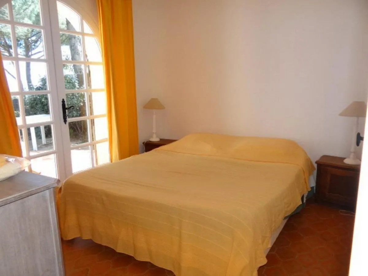 Villa Climatisee 2 Chambres Avec Terrasse Et Garage - Fr-1-100-199 Cavalaire-sur-Mer