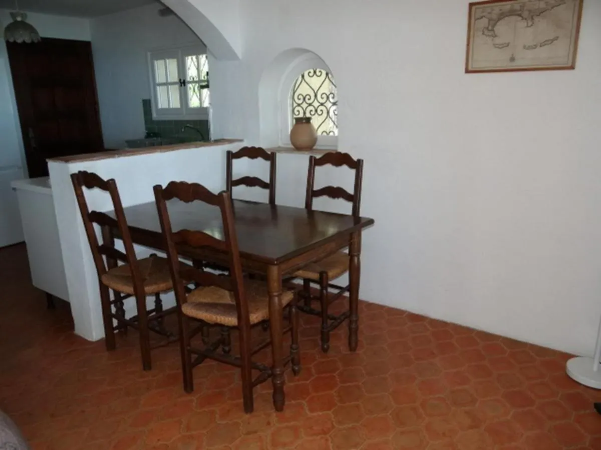 Villa Climatisee 2 Chambres Avec Terrasse Et Garage - Fr-1-100-199 Cavalaire-sur-Mer