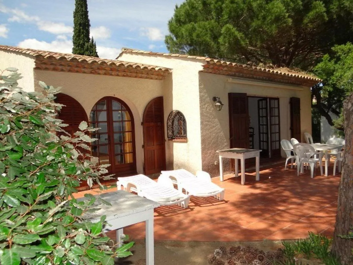 Villa Climatisee 2 Chambres Avec Terrasse Et Garage - Fr-1-100-199 Cavalaire-sur-Mer 0*,  Fransa