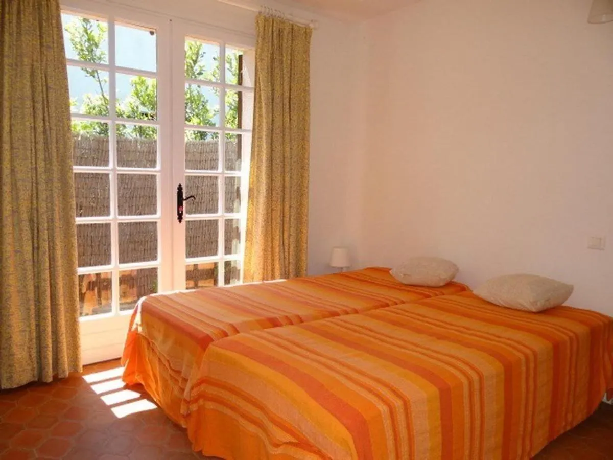 Villa Climatisee 2 Chambres Avec Terrasse Et Garage - Fr-1-100-199 Cavalaire-sur-Mer